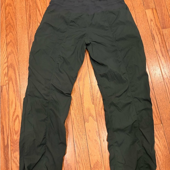 Lululemon Dance Studio Green Pants 10 - Picture 5 of 7